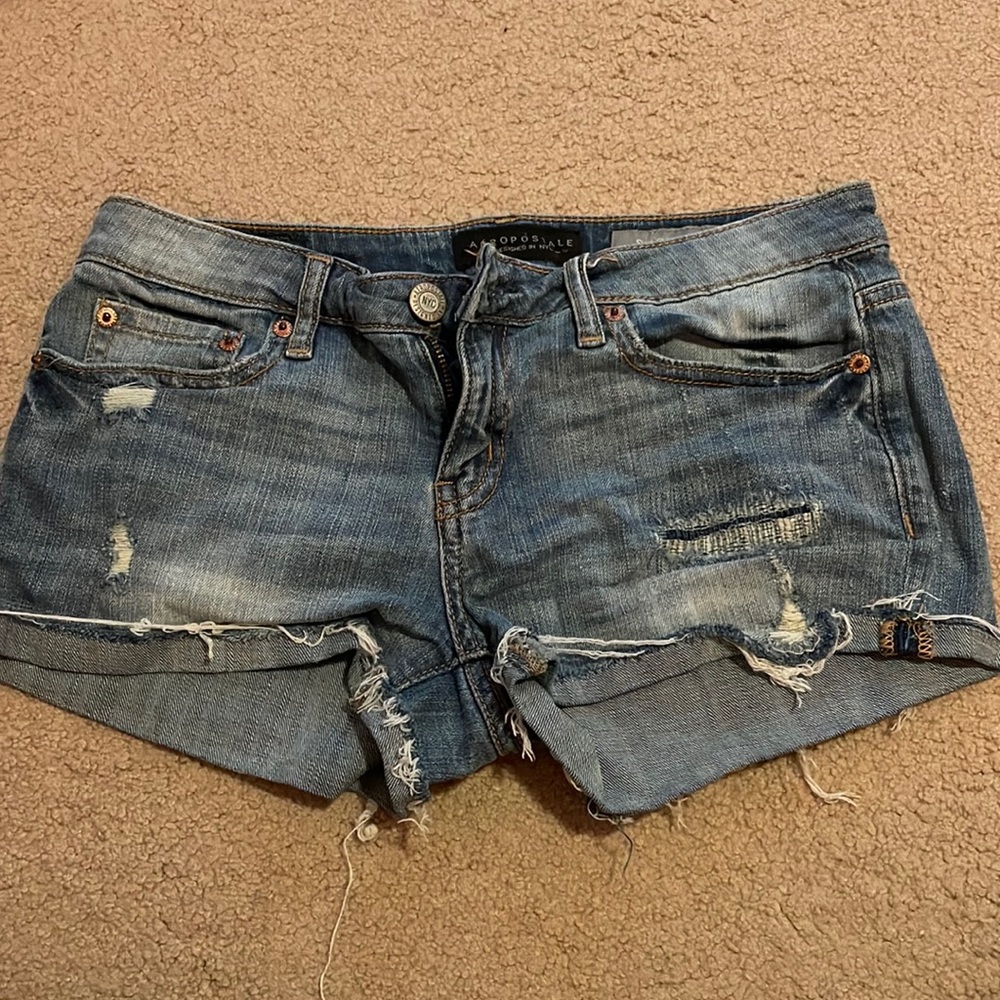 size 4 aeropostale jean shorts. great condition